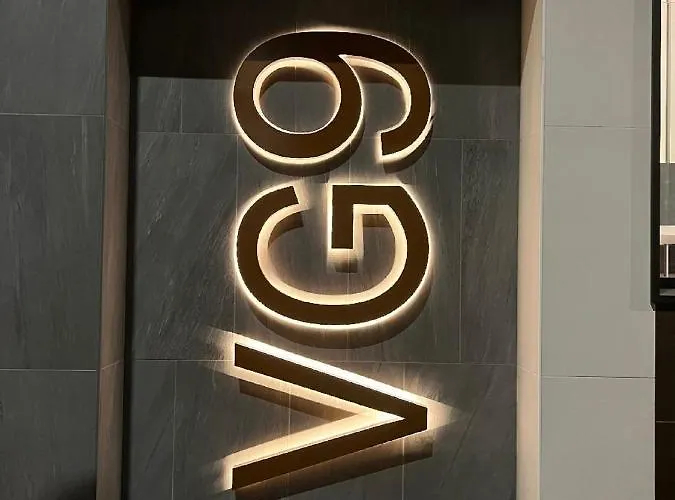 Number House - Number 9 * Milán